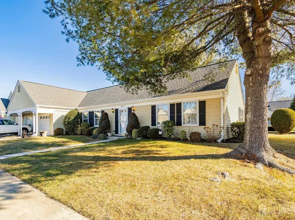 646 Old Nassau Rd W #A, Monroe Township, NJ 08831