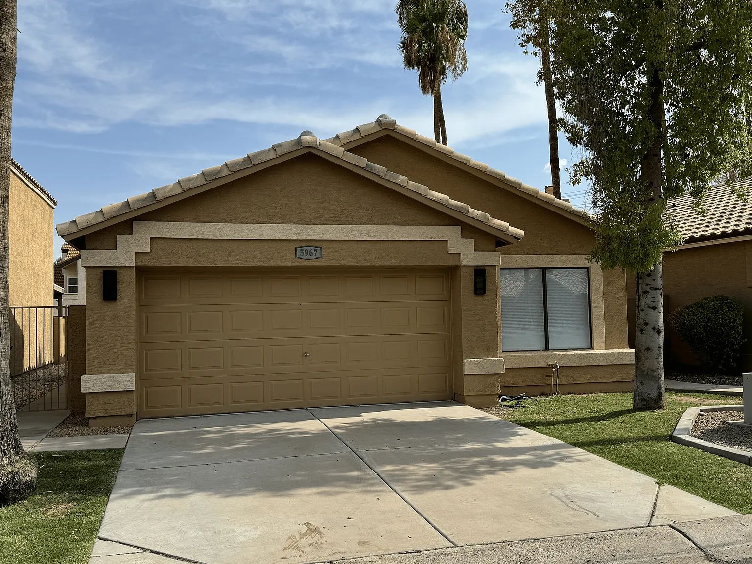 3 bed, 1211 sqft, $2,400 — Photo 1