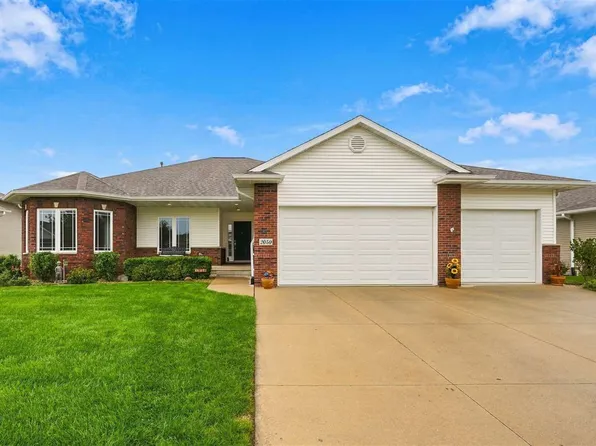 2050 Rosewood Ridge Dr, Marion, IA 52302