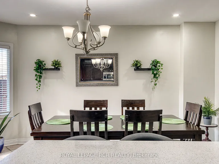 74 Fountainbridge Dr — Photo 9