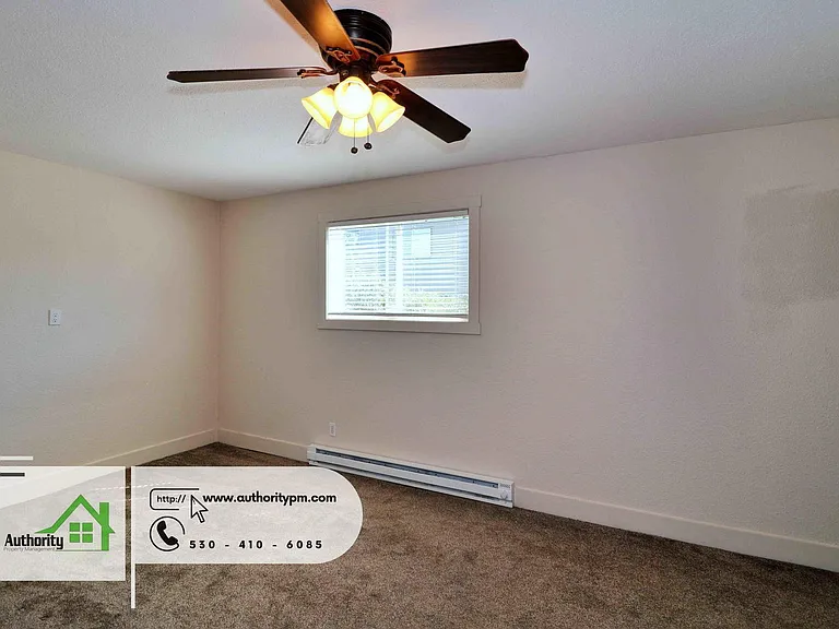 3457 Charles St — Photo 15