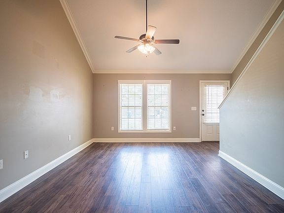 4th image of 4118 Barrington Dr