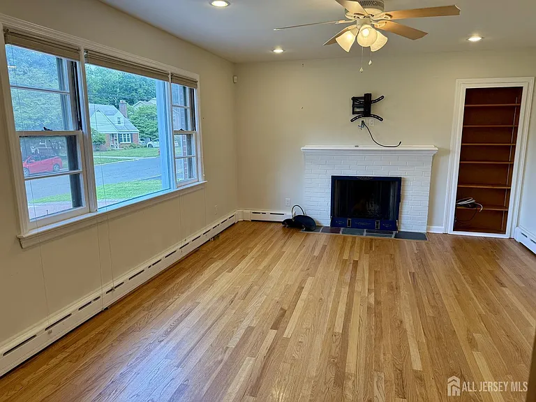 19 South Dr — Photo 7
