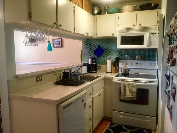 4th image of 1301 S Howard Ave APT C9