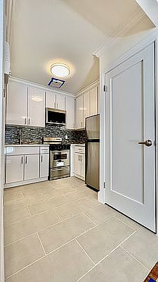5th image of 138 W 92nd St #1B
