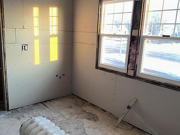 2nd image of 2903 N 1st St #2905