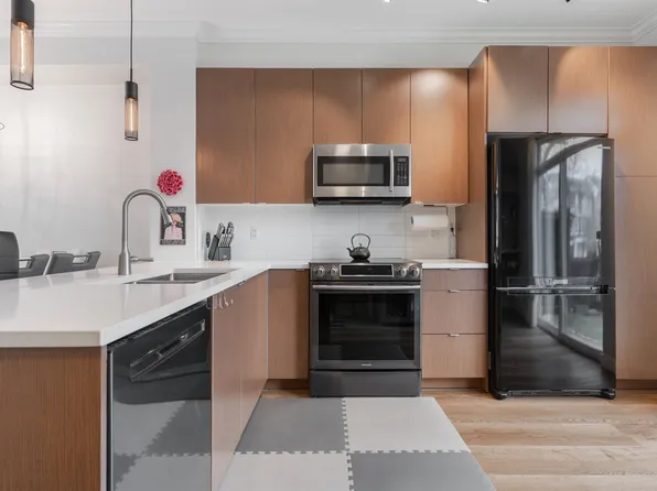 19505 68a Ave #118, Surrey, BC V4N 6K3