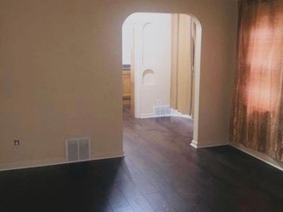3rd image of 7416 Heyden St