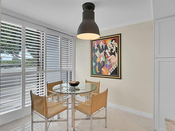 4th image of 1100 SE 5th Court #63