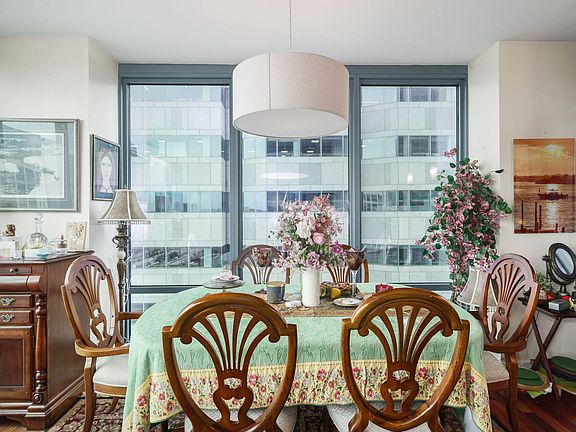 5th image of 2101 Market St Unit 907