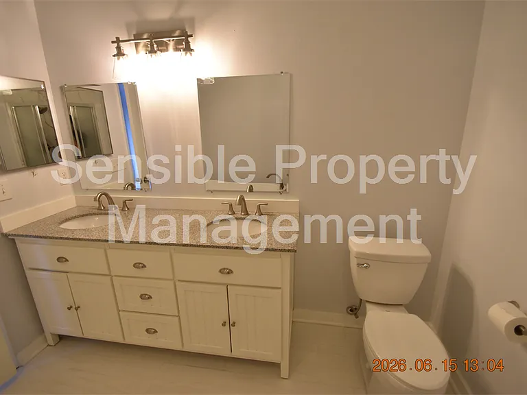 9304 Heritage Oak Ct — Photo 28