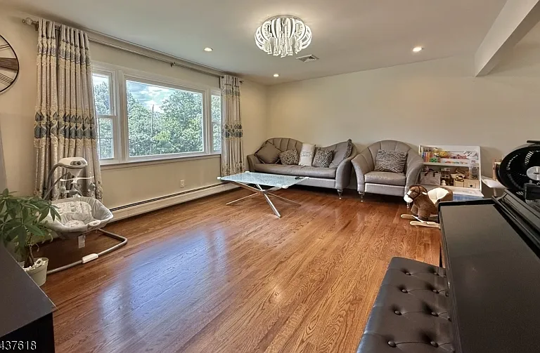 2 Stuart Ct — Photo 2