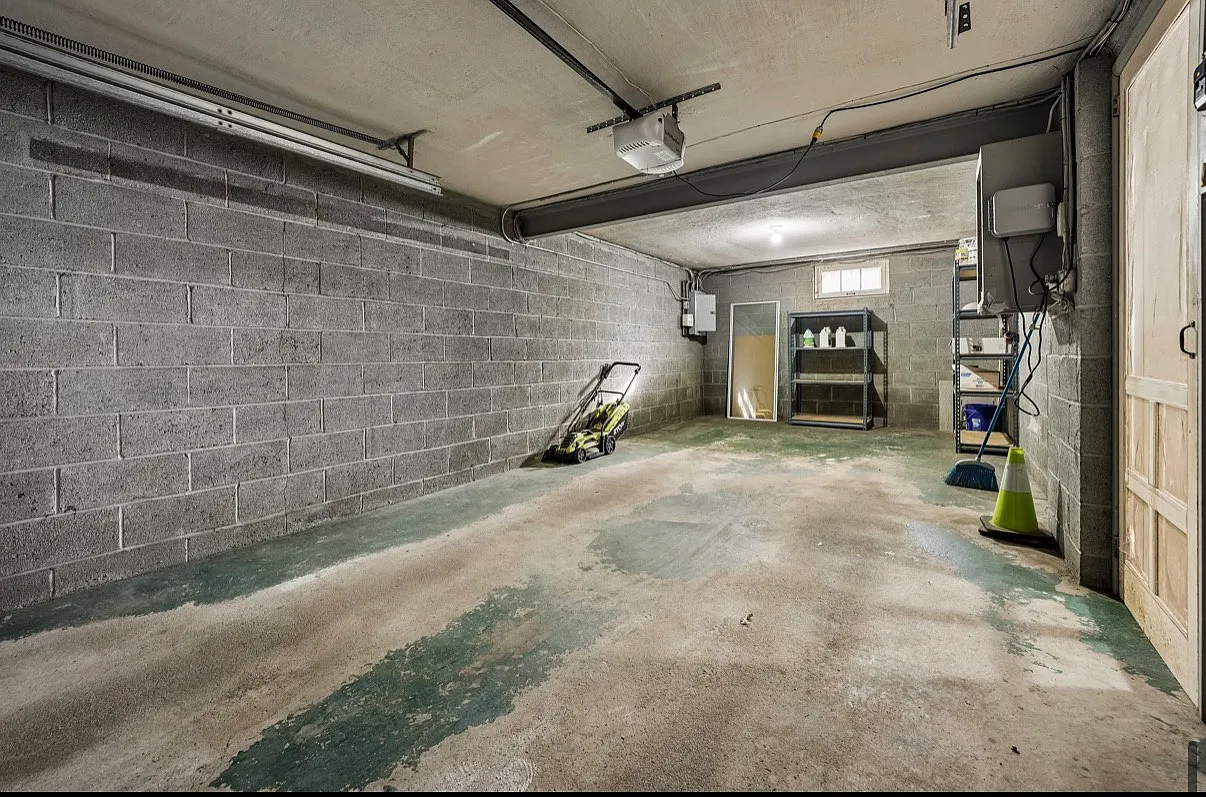 3 bed, 1.5 bath, $4,400 — Photo 3