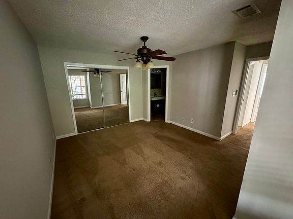 3rd image of 219 Saint Andrews Ct