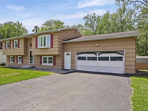 3rd image of 49 Brian Dr