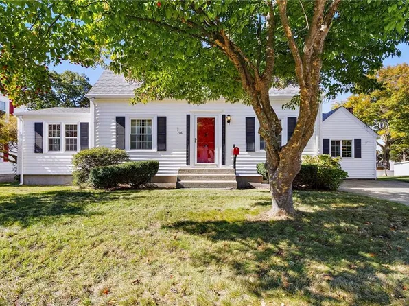 706 High St, Cumberland, RI 02864