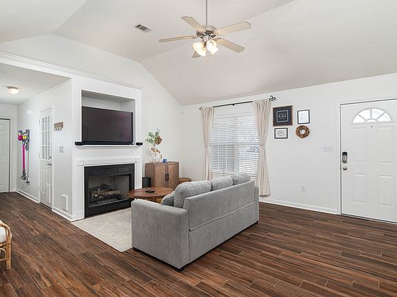 3rd image of 149 Eagle Pointe Loop