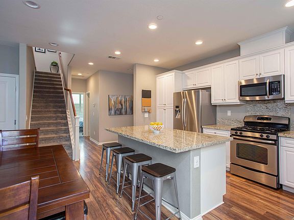 4th image of 1475 Chert Dr