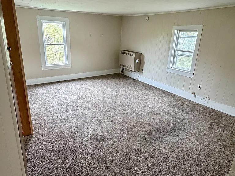255 Rochester St — Photo 6