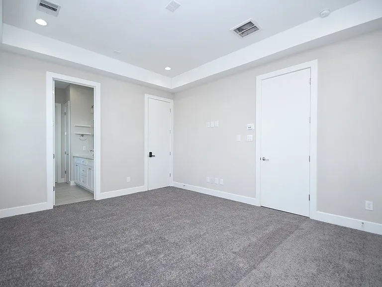 5904 Gardendale Dr #B — Photo 27