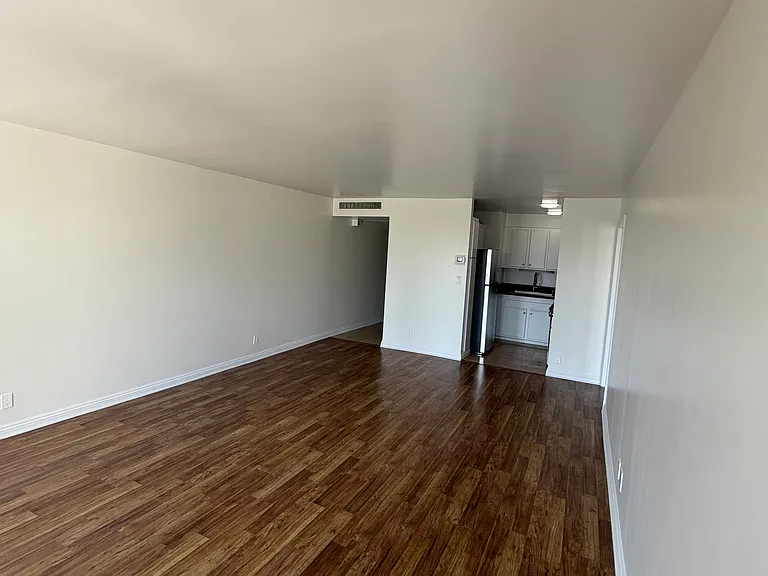800 W 1st St #702 — Photo 19