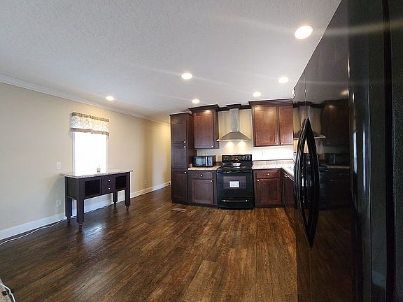 4th image of 9359 103rd St Lot 256