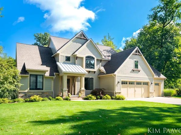 7733 Anchorage Dr SE, Caledonia, MI 49316