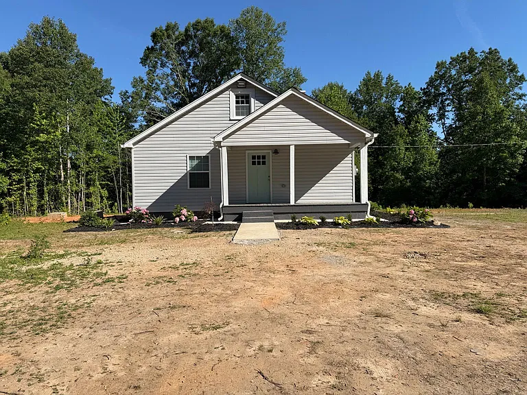 5158 Yadkinville Rd — Photo 1