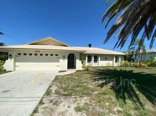 814 SE 21st Ave, Cape Coral, FL 33990