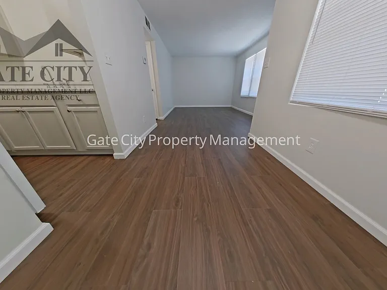427 S Main St #5 — Photo 3
