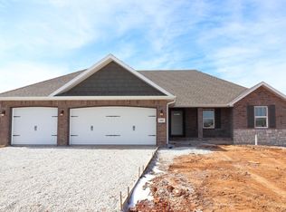 3490 S Valley View Dr, Springfield, MO 65807
