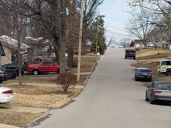 5th image of 3365 W Tennyson Ave