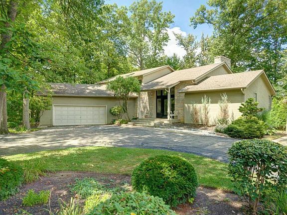 2nd image of 8698 Hawick Ct N