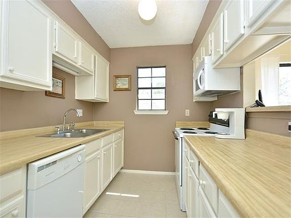 3rd image of 4159 Steck Ave Unit 272