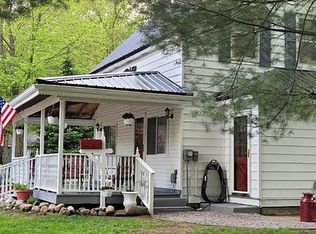 30 Stevenson St, Croswell, MI 48422