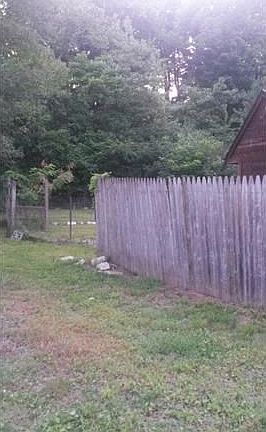 3rd image of 15 Maple Dr