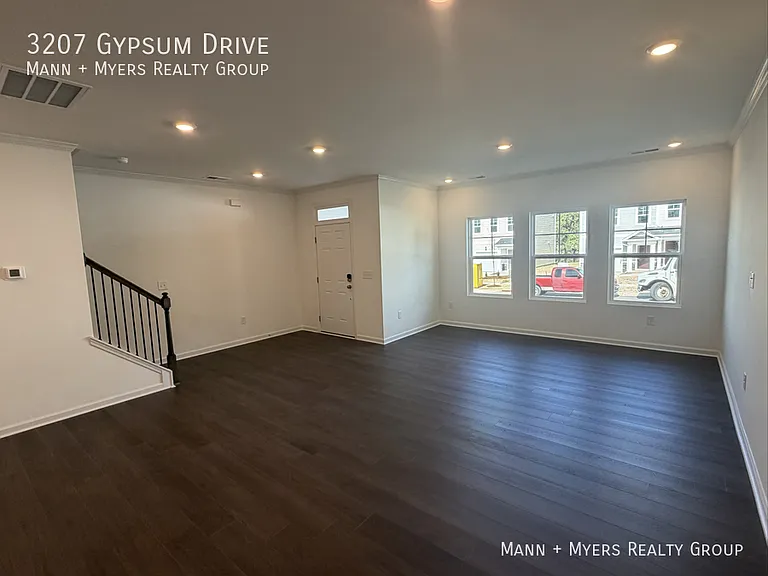 3207 Gypsum Dr — Photo 3