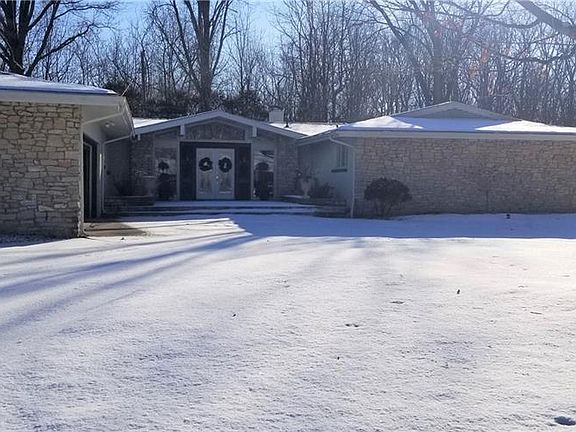 2nd image of 12 Wind Ridge Ct