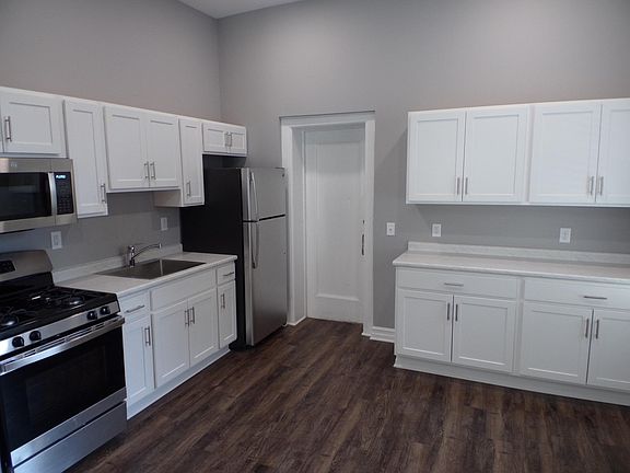 5th image of 267 Elmwood Ave APT D