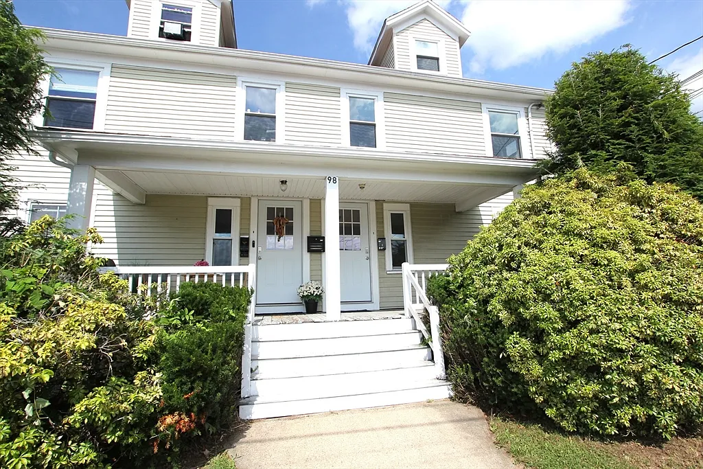 2 bed, 2.0 bath, 1300 sqft, $2,600 — Photo 1