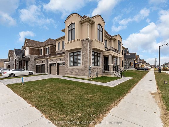 3rd image of 18 Woodgate Pines Dr