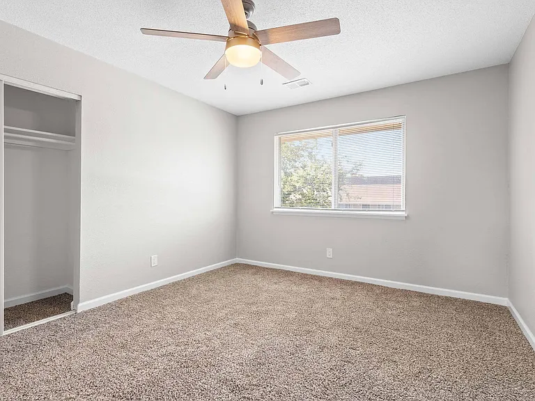 Stoneside Apartments — Photo 17