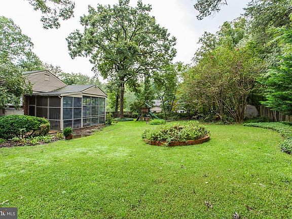 5th image of 3138 Barkley Dr