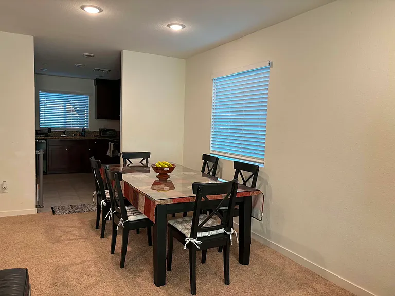 Yandris Ct — Photo 4