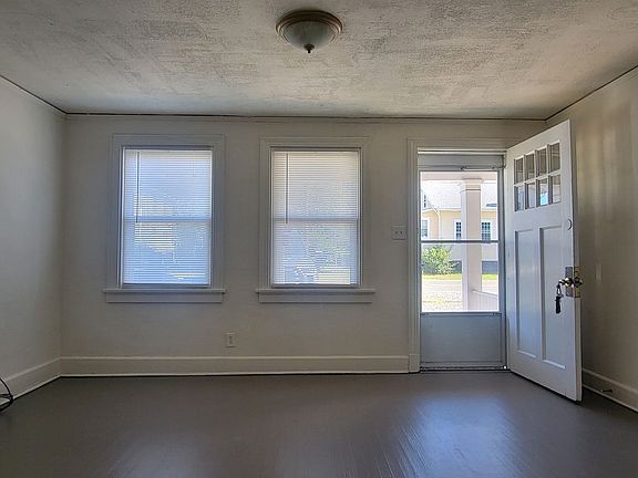 2nd image of 1313 Byron St