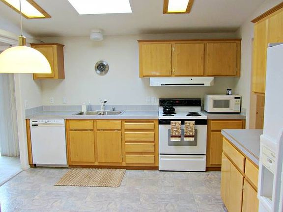 5th image of 1910 140th St E