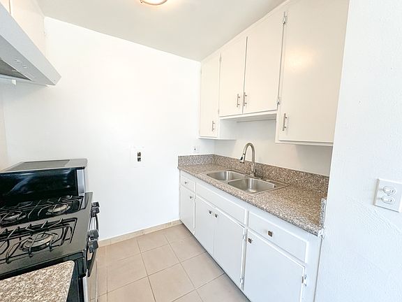 3rd image of 12750 Venice Blvd APT 4