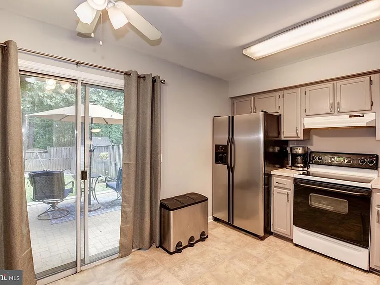 9668 Hastings Dr — Photo 5