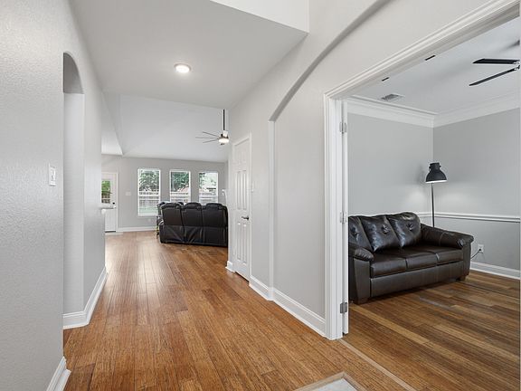 4th image of 8901 Bear Creek Dr