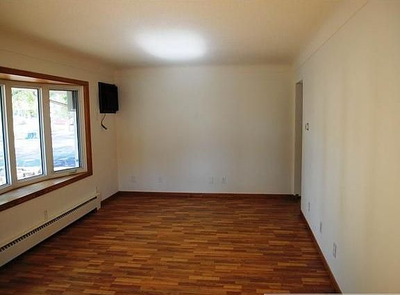 5th image of 1530 Chamber St